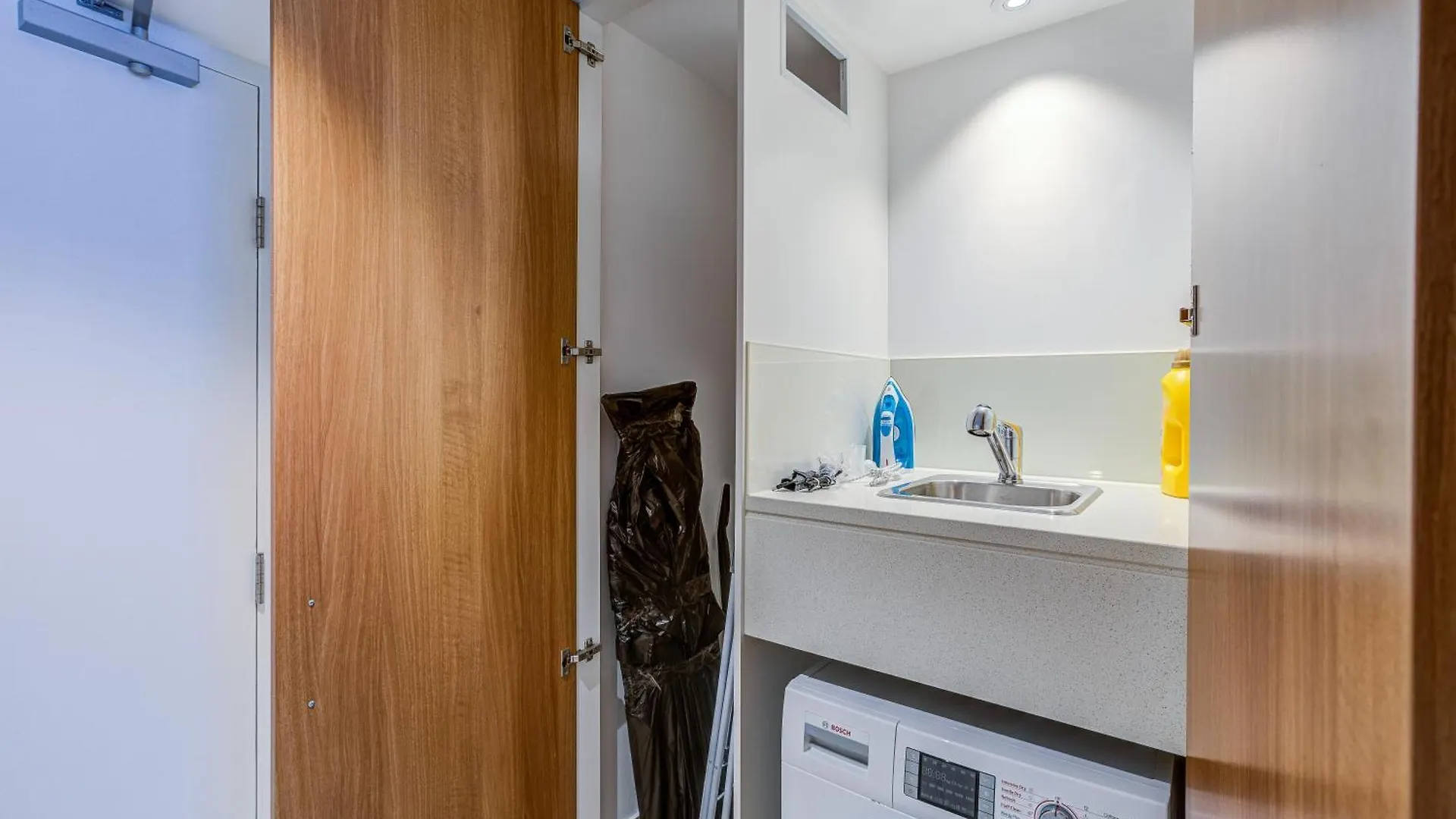 Lux Living In Heart Of Brisbane Apartman